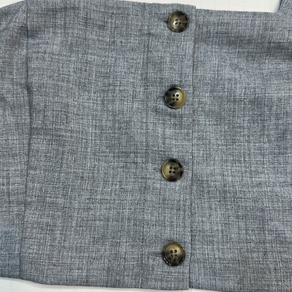 Banana Republic Gray/Blue Button-Front Women's Crop Top - Picture 3 of 6